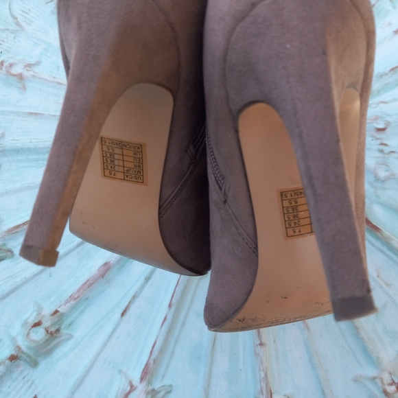😁FOREVER 21 HEELED BOOTS - Picture 4 of 8